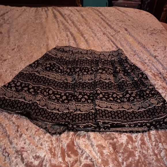 💕5 for 25$ Large Papaya Black & White Floral Mini Skirt - Picture 6 of 7
